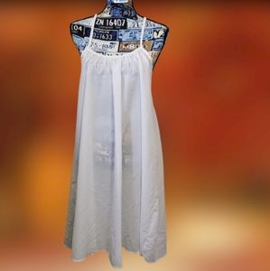 Tomteamell white lace back dress medium